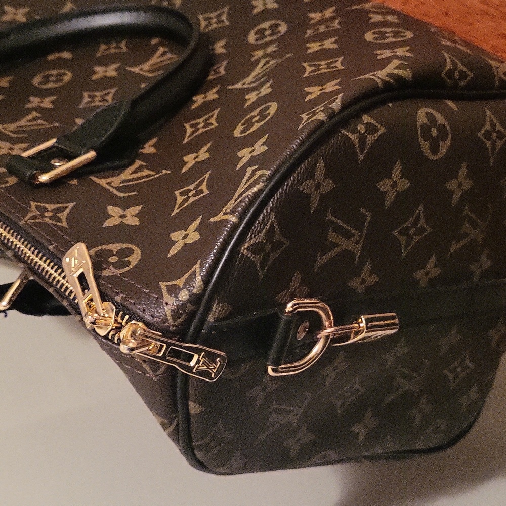 Louis Vuitton Brown Monogram Handbag - Picture 3 of 8